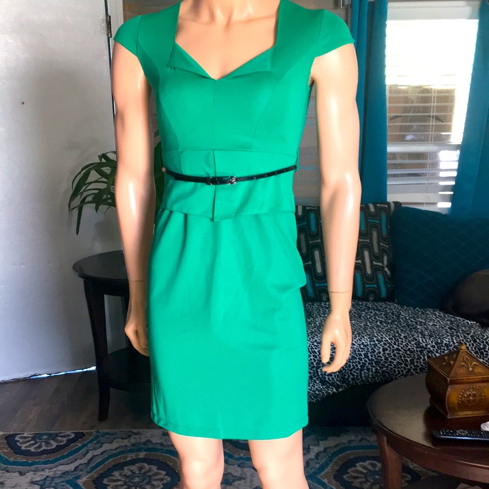 VERONICAS DRESS W/ Black Belt Size large color green